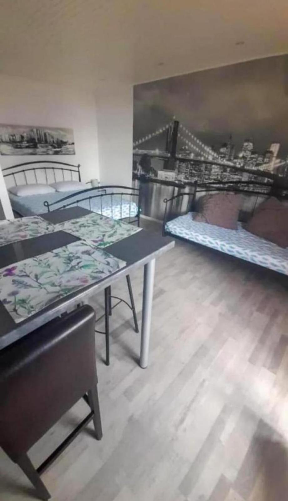 3 Apartment *