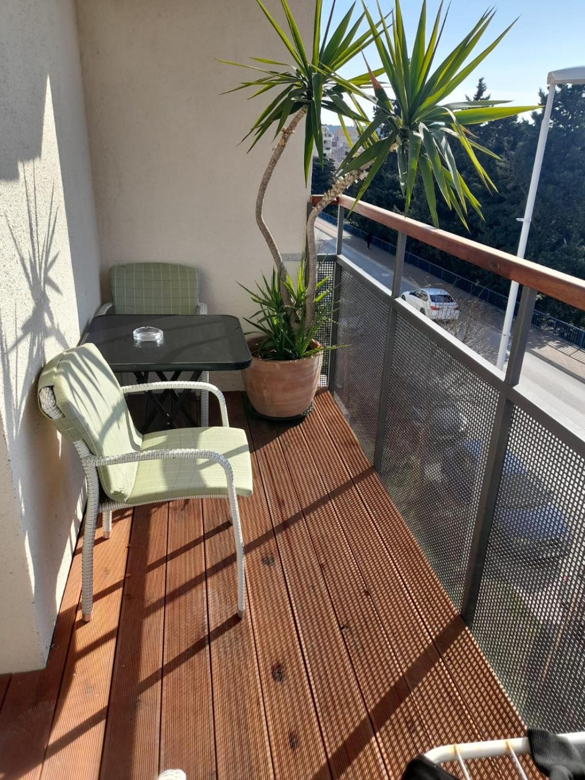 3 Apartment *