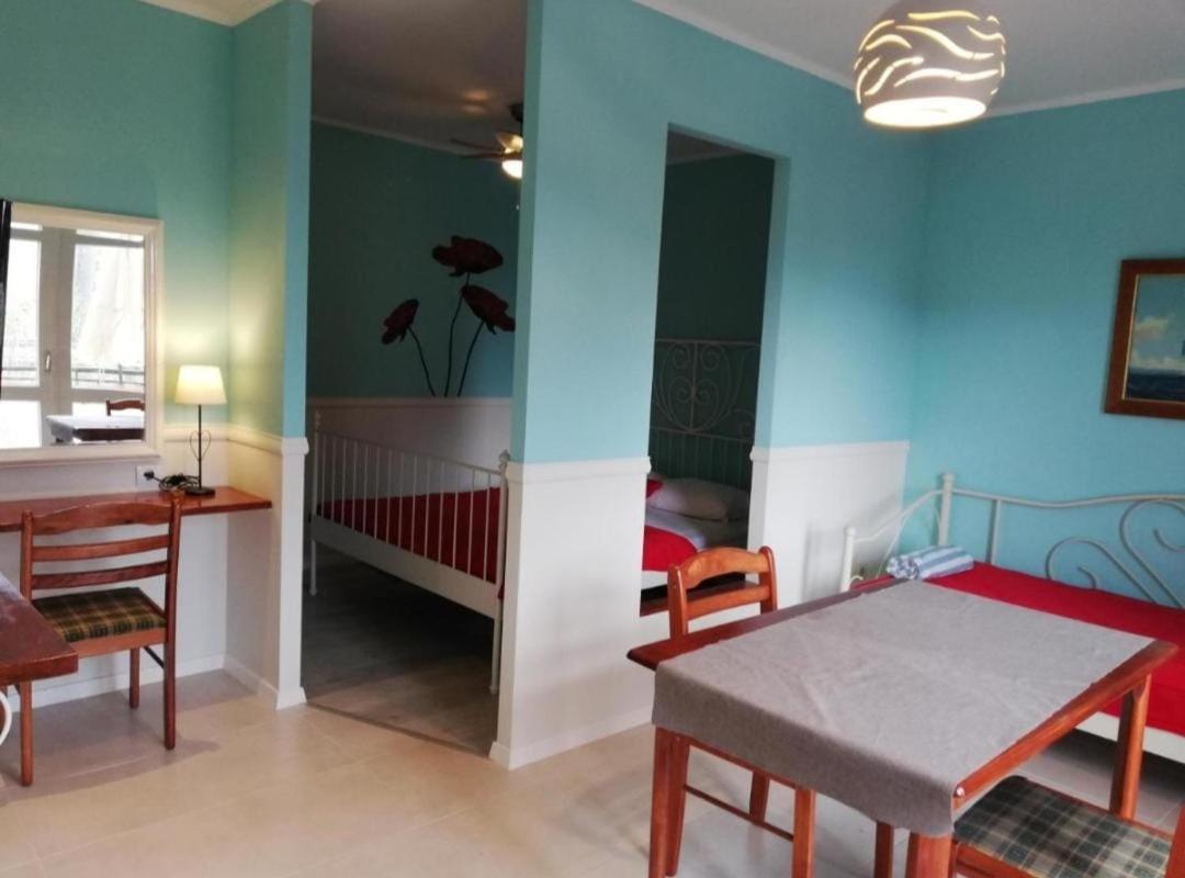 3 * Makarska