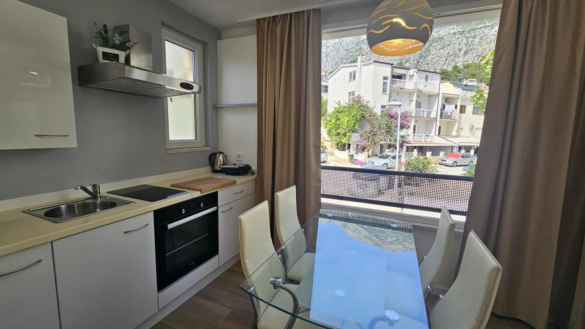Appartement 3 *