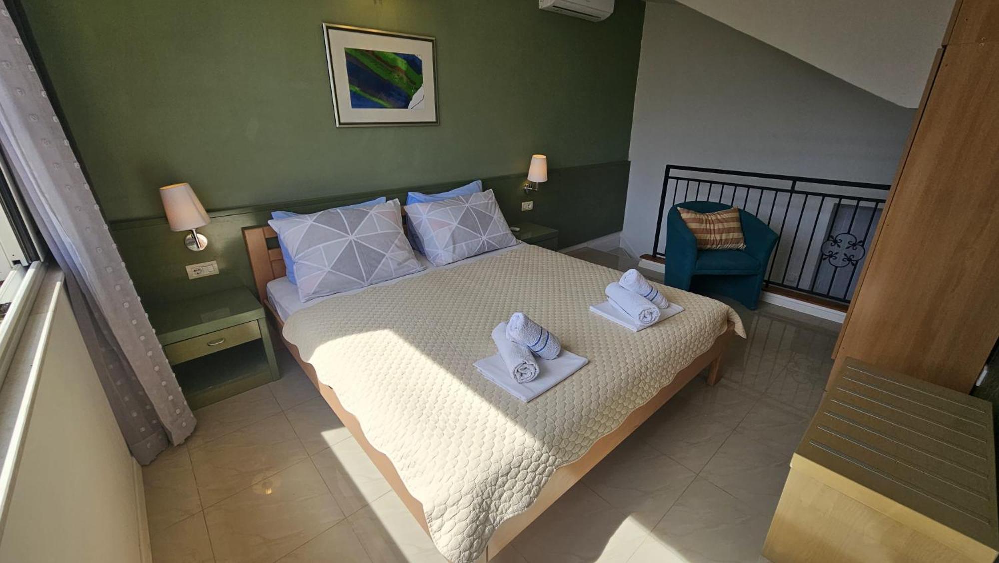 Appartement 3 *